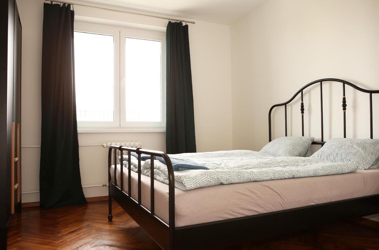 New Colorful Apartment With Big Balcony Bratislava Bagian luar foto