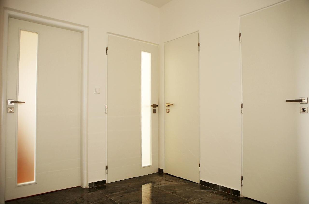 New Colorful Apartment With Big Balcony Bratislava Bagian luar foto