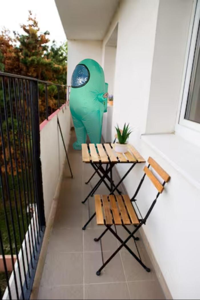 New Colorful Apartment With Big Balcony Bratislava Bagian luar foto