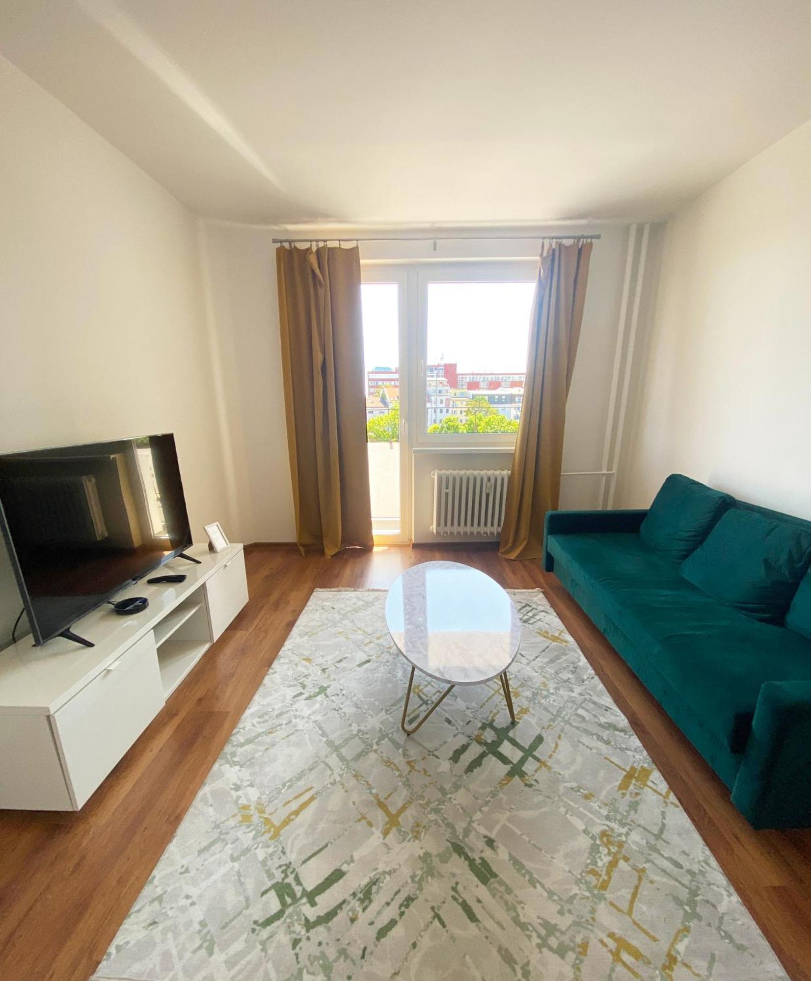 New Colorful Apartment With Big Balcony Bratislava Bagian luar foto